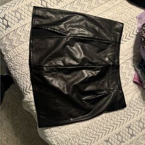 Chic Black Leather Mini Skirt